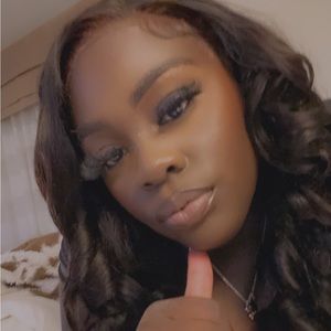 Meet your Posher, Charlene